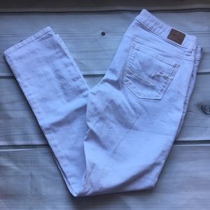 American Eagle white skinny short jeans size 4